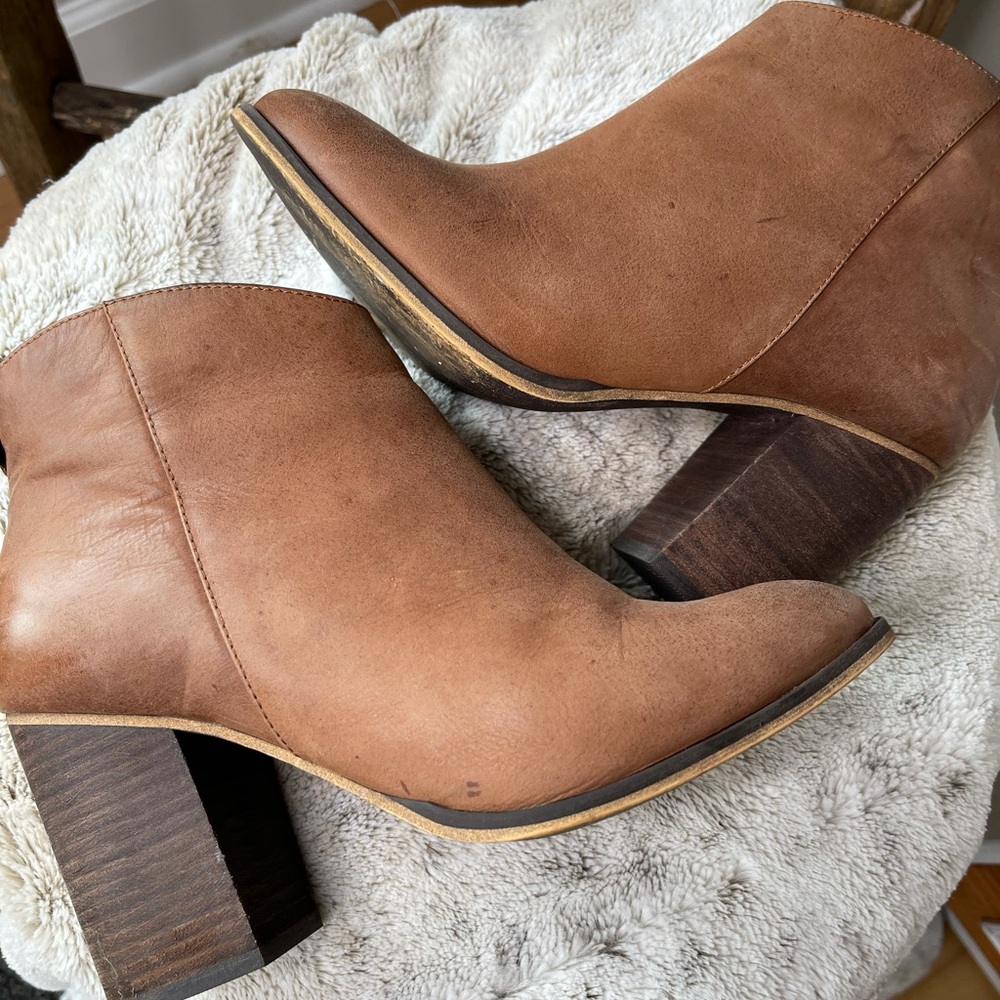 BP zip up booties